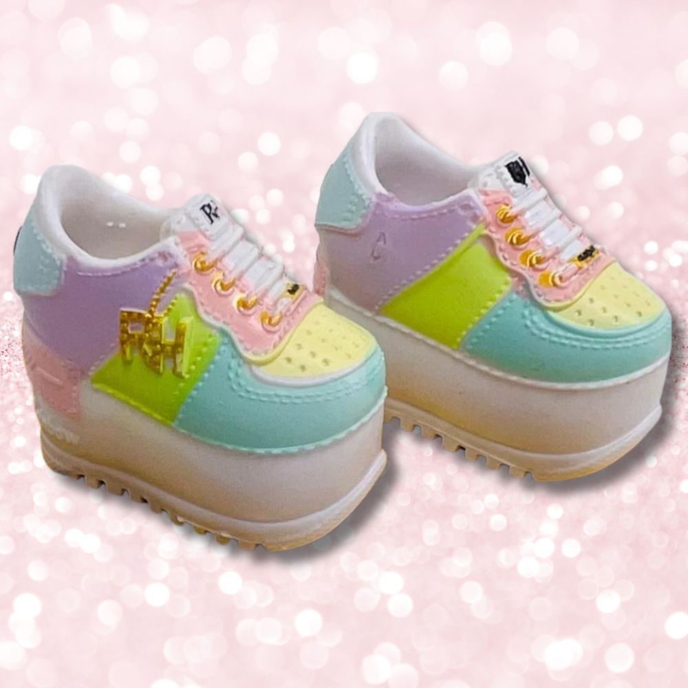 Rainbow High Mini Accessories Studio - Sunny Madison Platform Sneakers Doll